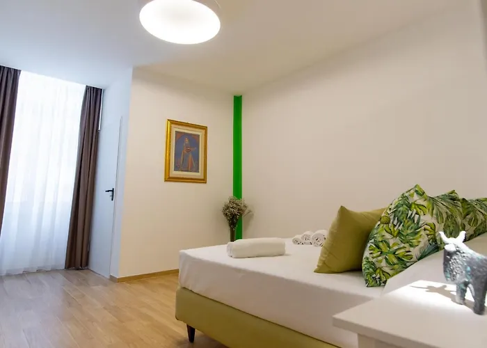 Dimore De Luca- Domani *